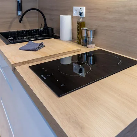 - Gare - Petite France - Commerces A Proximite *